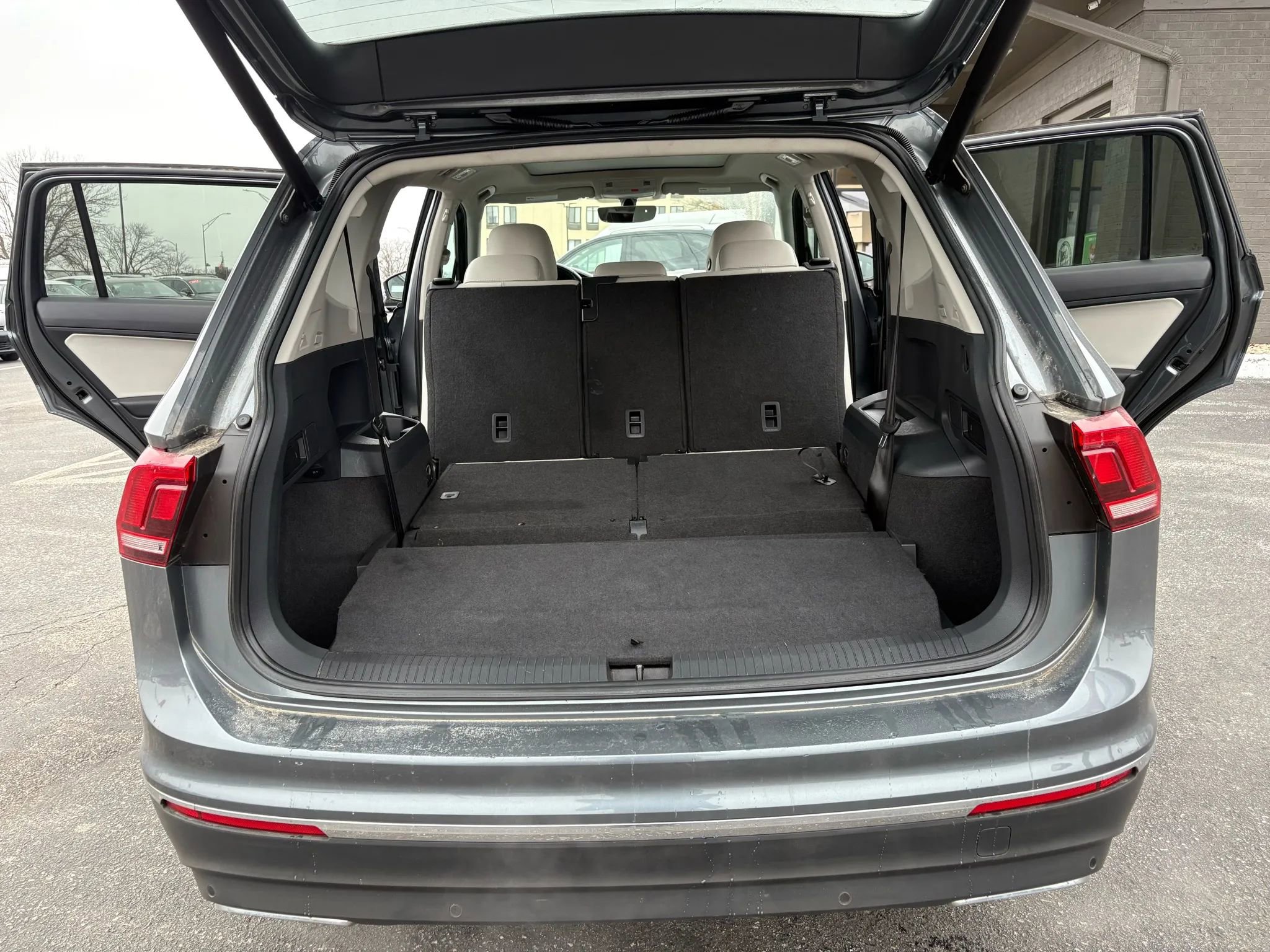 Used 2019 Volkswagen Tiguan SEL image 21