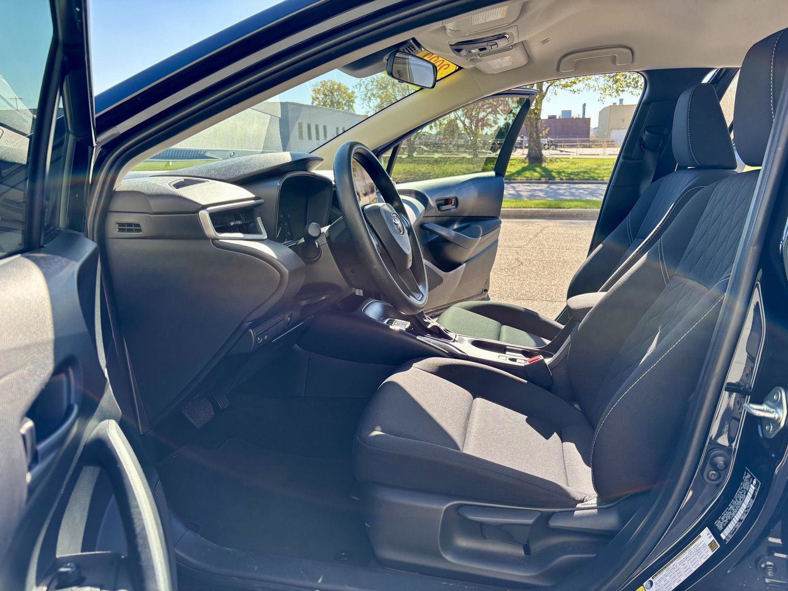 Used 2025 Toyota Corolla LE image 2