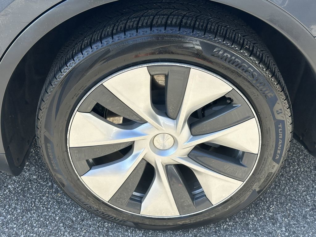 Used 2021 Tesla Model Y Long Range image 21