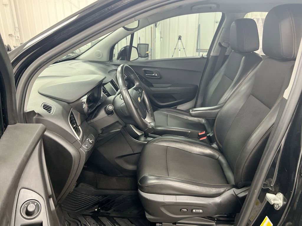 Used 2017 Chevrolet Trax LT w/ Driver Confidence Package image 19