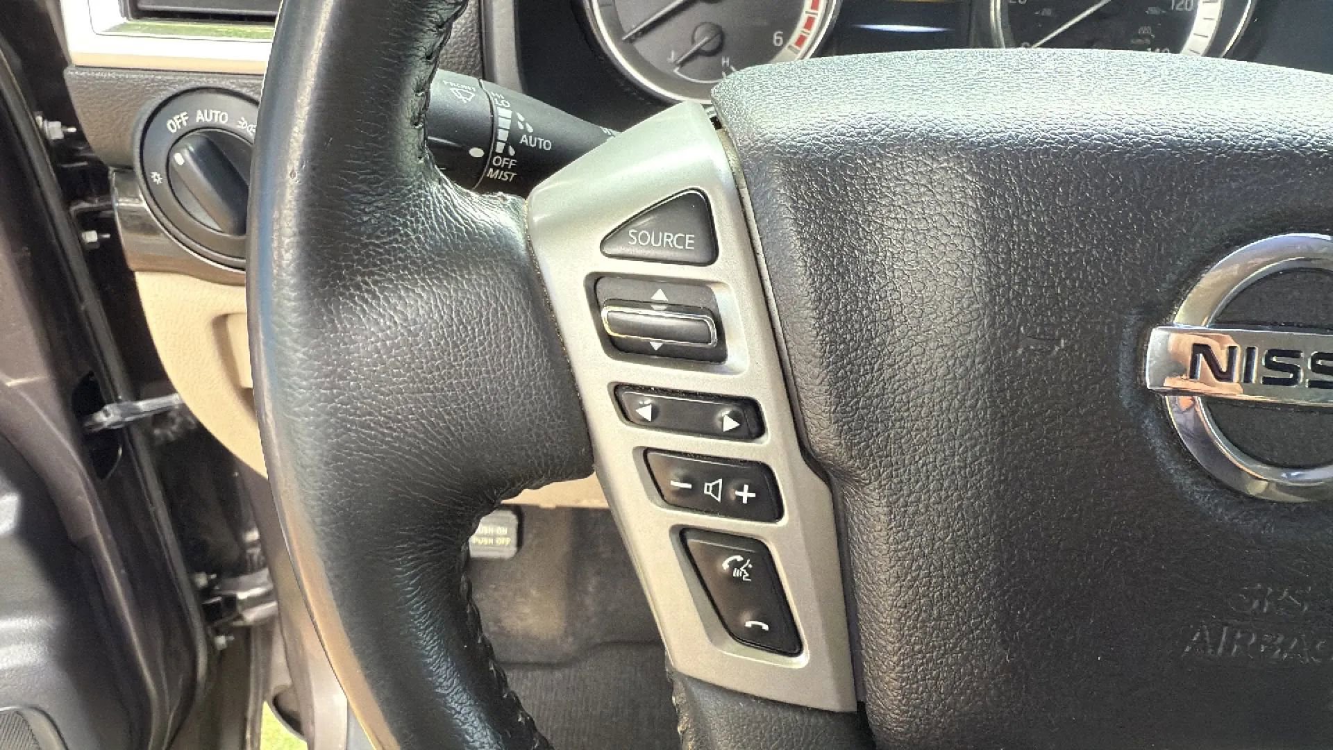 Used 2016 Nissan Titan SV RWD image 31
