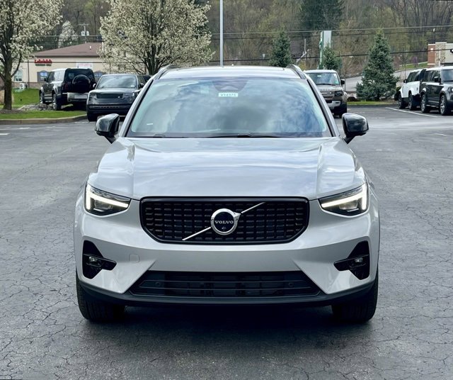 New 2025 Volvo XC40 B5 Ultra w/ Climate Package image 2
