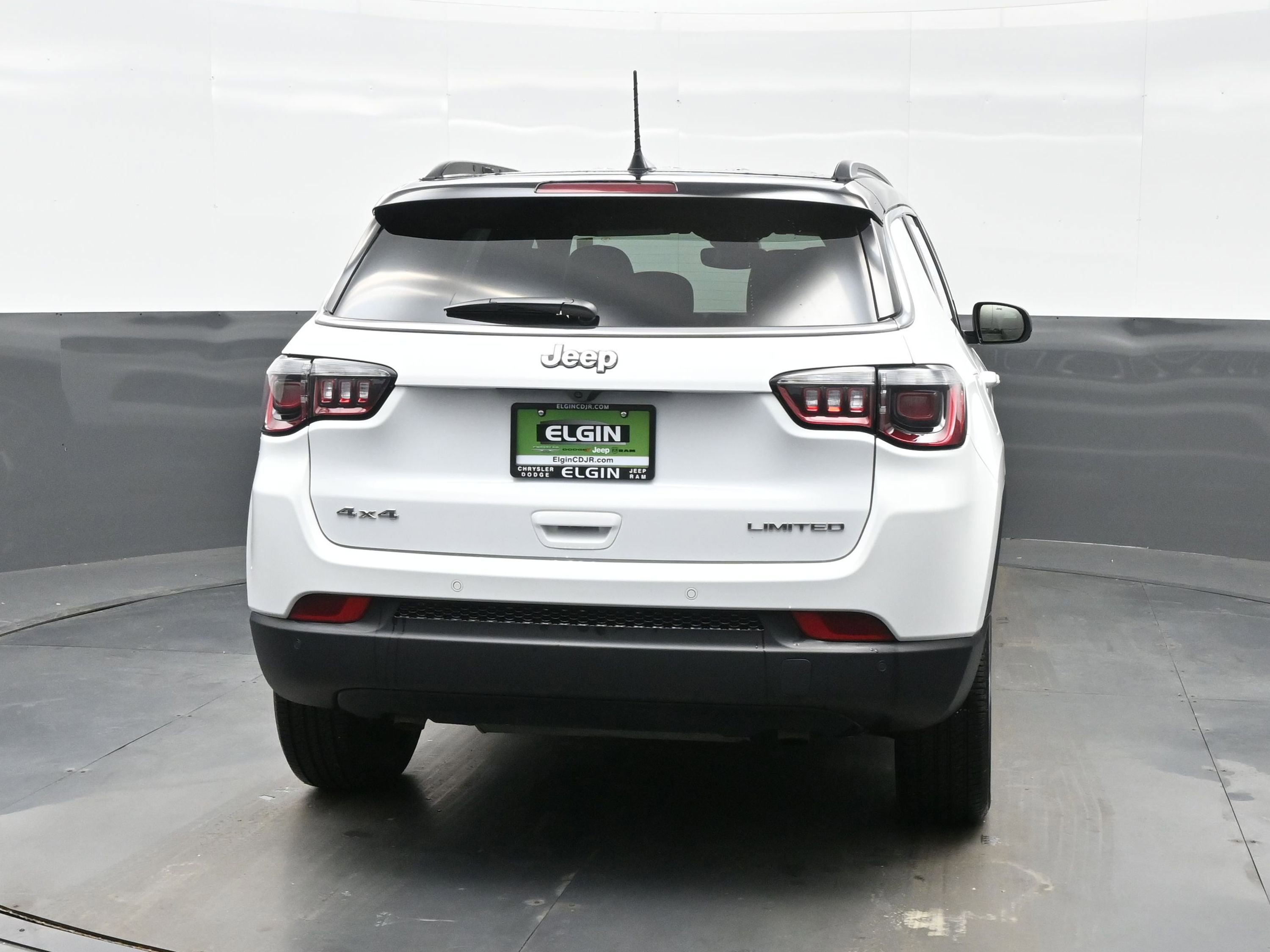 Used 2025 Jeep Compass Limited image 5