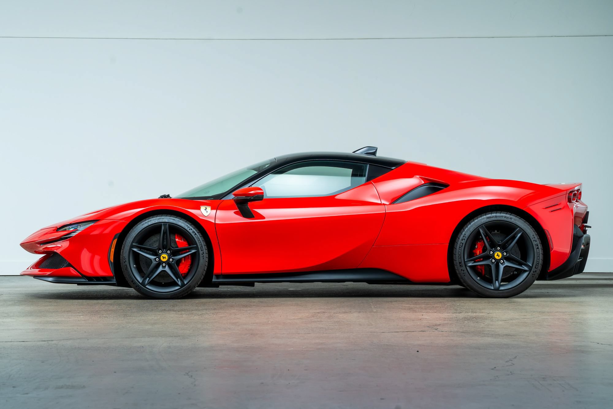 Used 2022 Ferrari SF90 Stradale AWD/4WD image 5