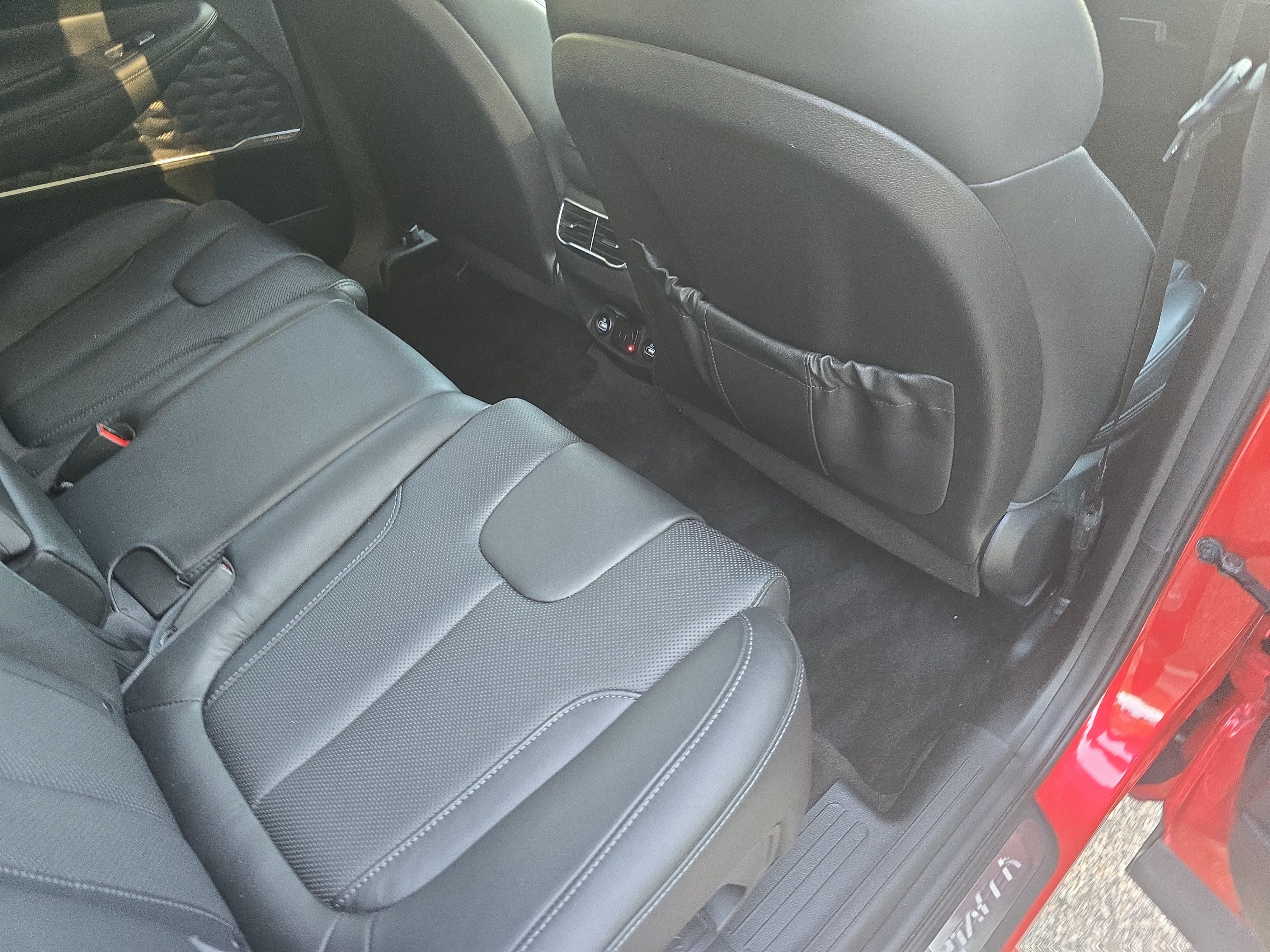 Used 2023 Hyundai Santa Fe Calligraphy AWD/4WD image 11