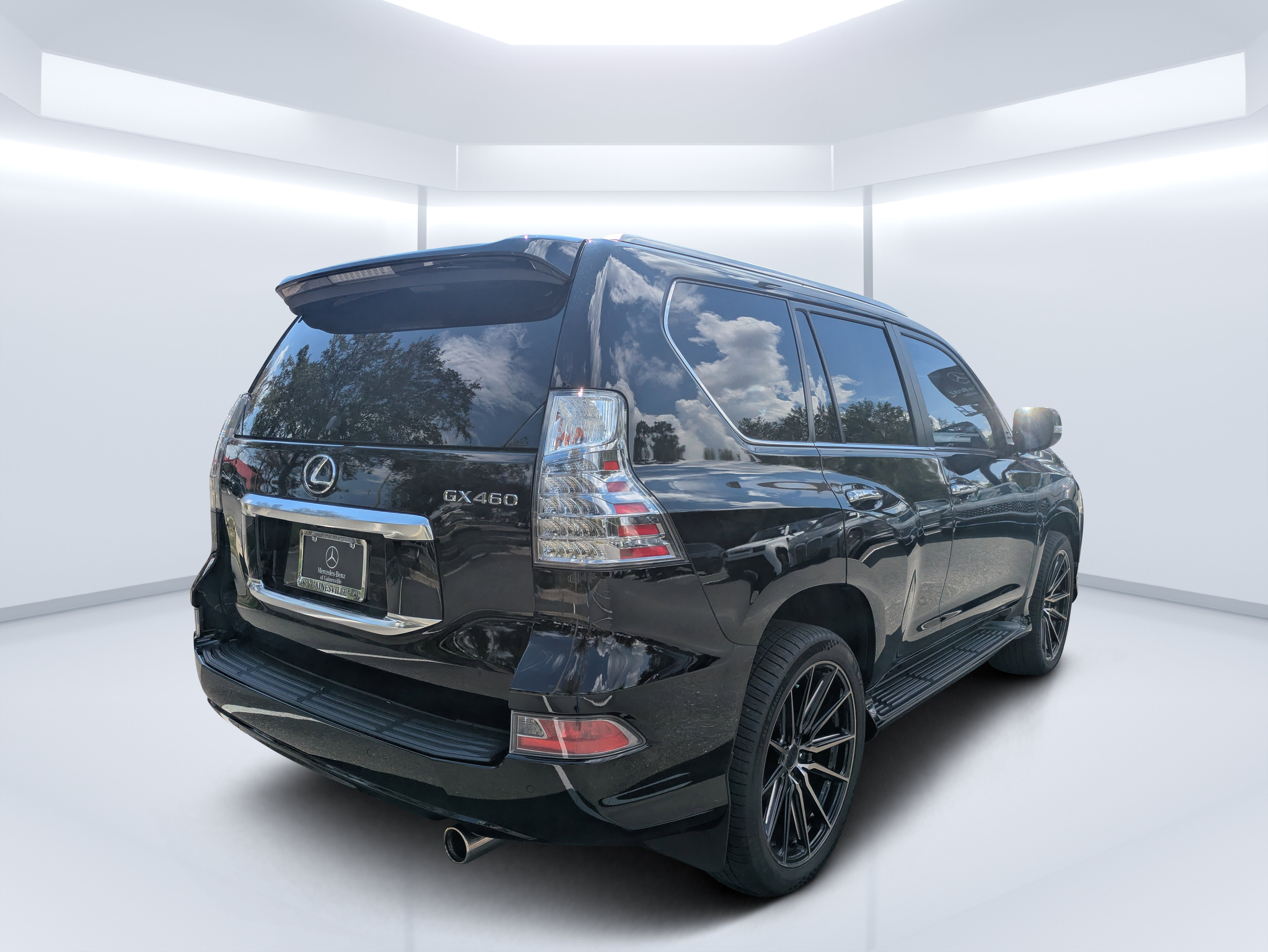 Used 2022 Lexus GX 460 Luxury w/ Accessory Package AWD/4WD image 3