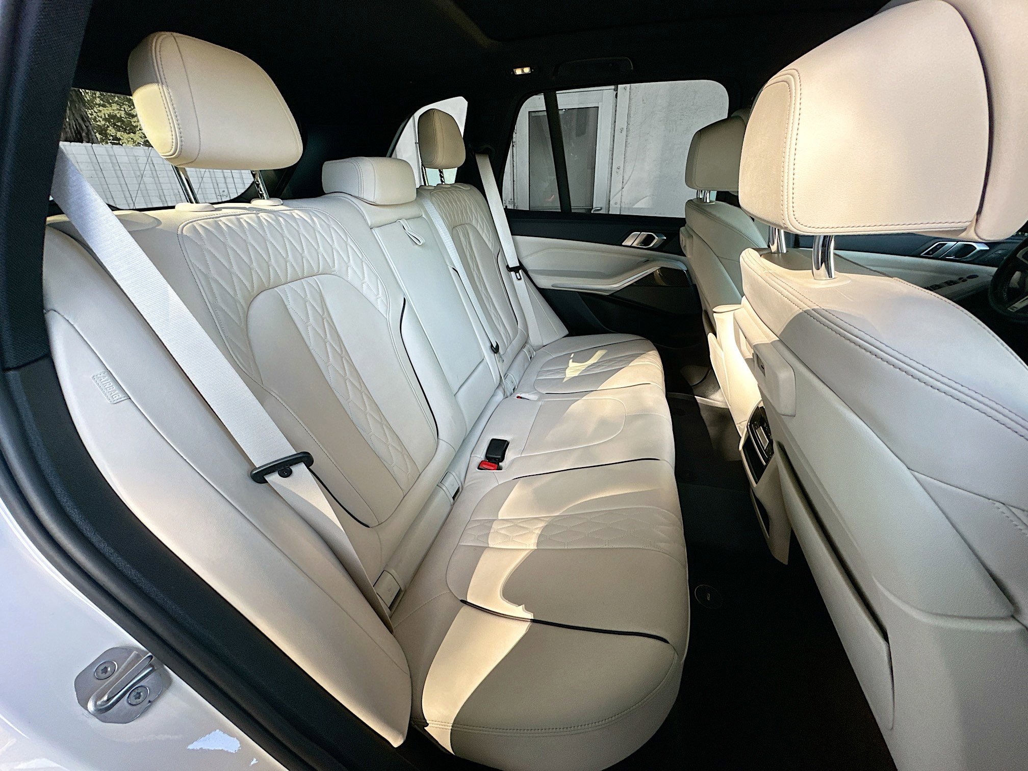 Used 2022 BMW X5 M50i image 29