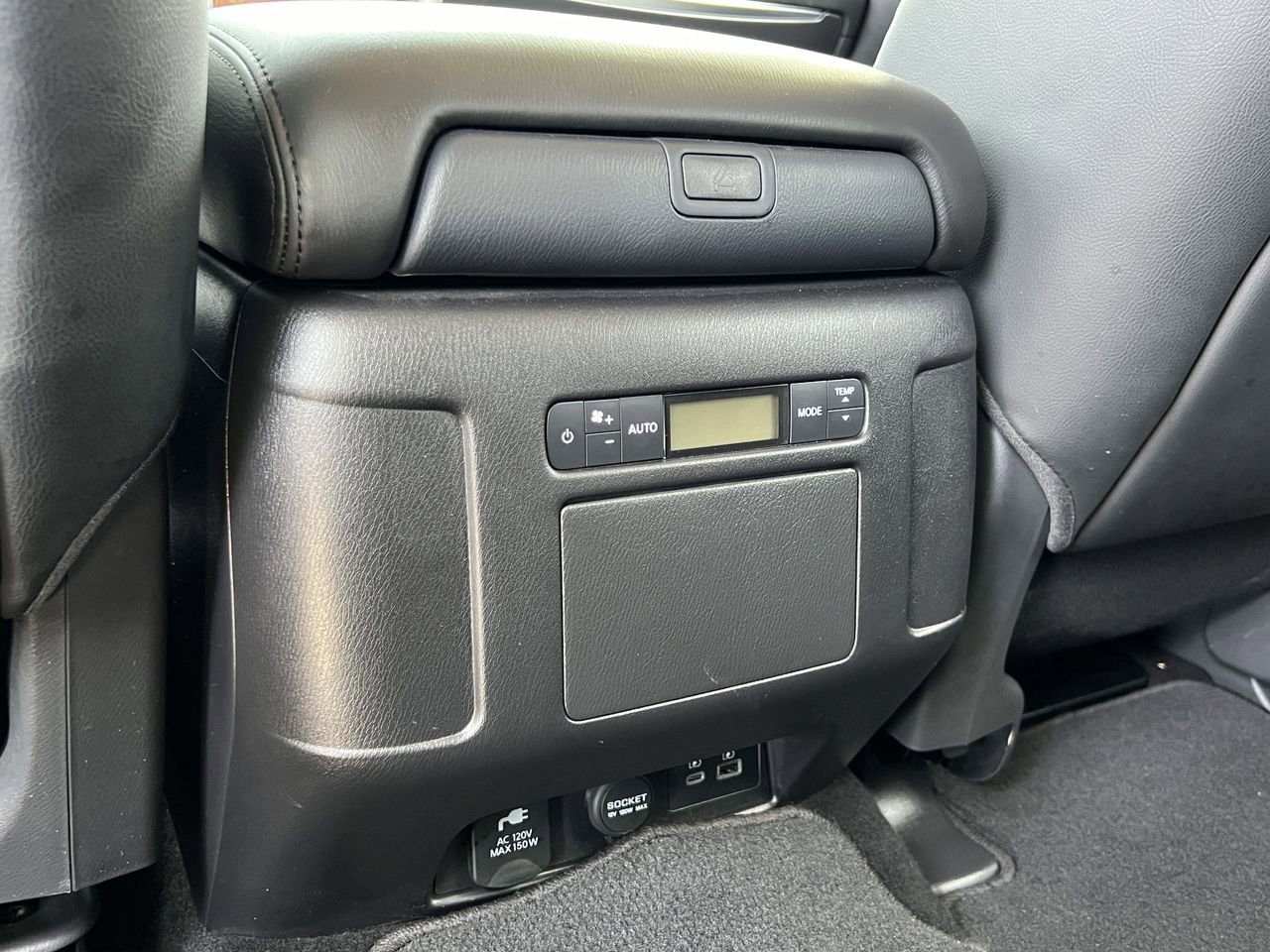 Certified 2024 Nissan Armada SL w/ Captain's Chairs Package image 26
