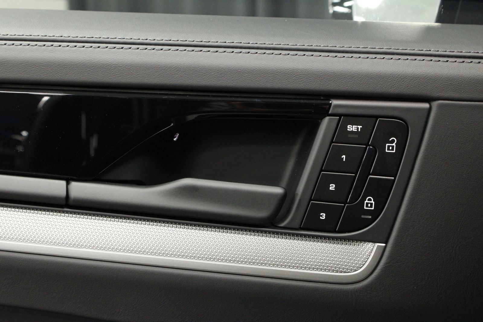 New 2026 Porsche Cayenne S AWD/4WD image 25