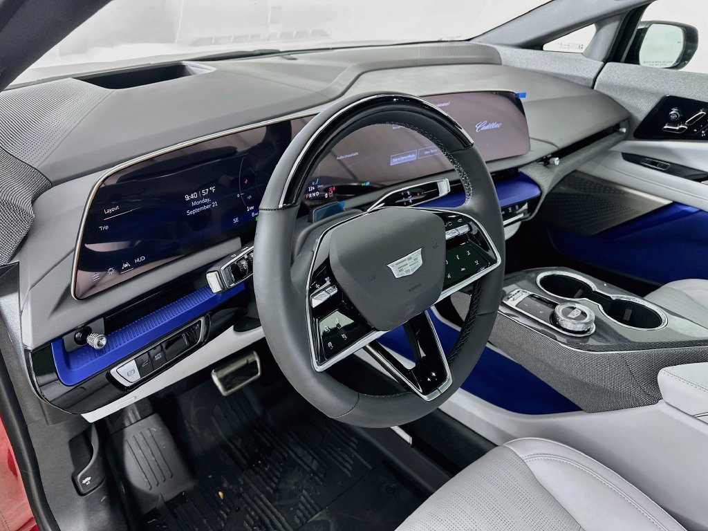 New 2027 Cadillac Optiq Premium Sport w/ LPO, Floor Liner Package AWD/4WD image 9