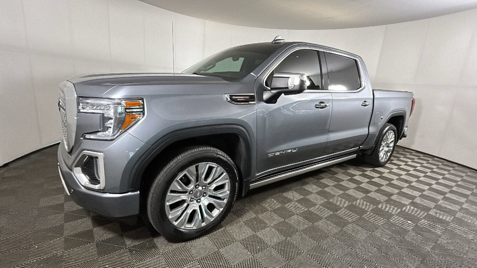 Used 2022 GMC Sierra 1500 Denali w/ Denali Reserve Package AWD/4WD image 8