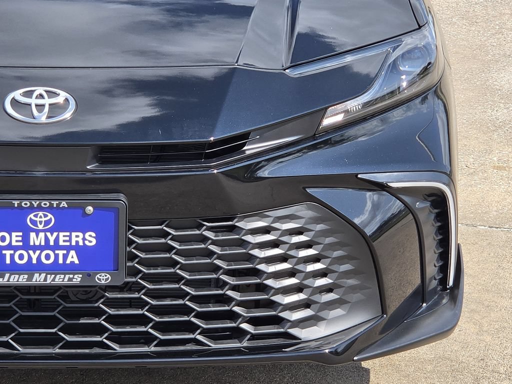 Used 2026 Toyota Camry SE FWD image 4