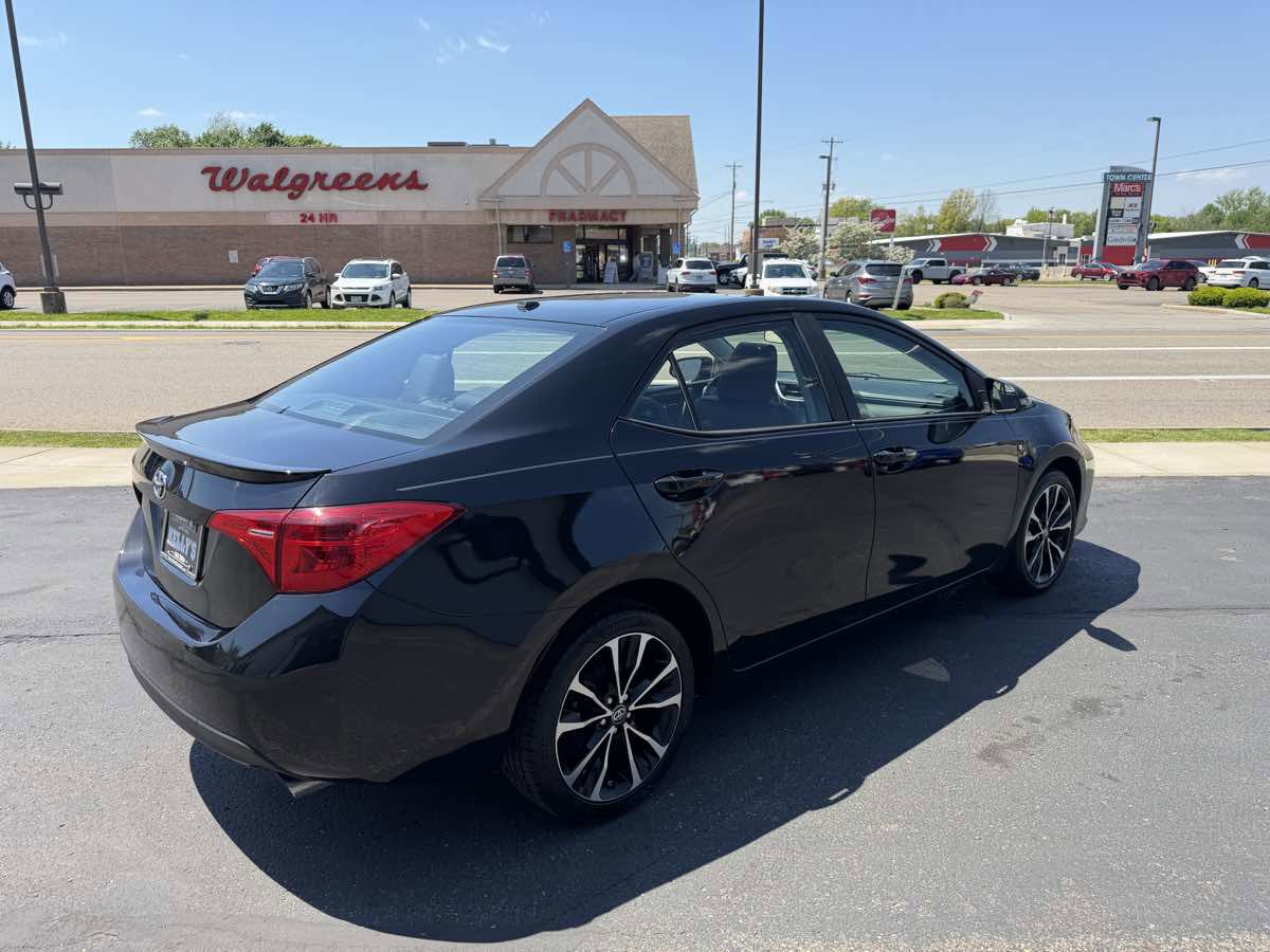 Used 2018 Toyota Corolla SE FWD image 5