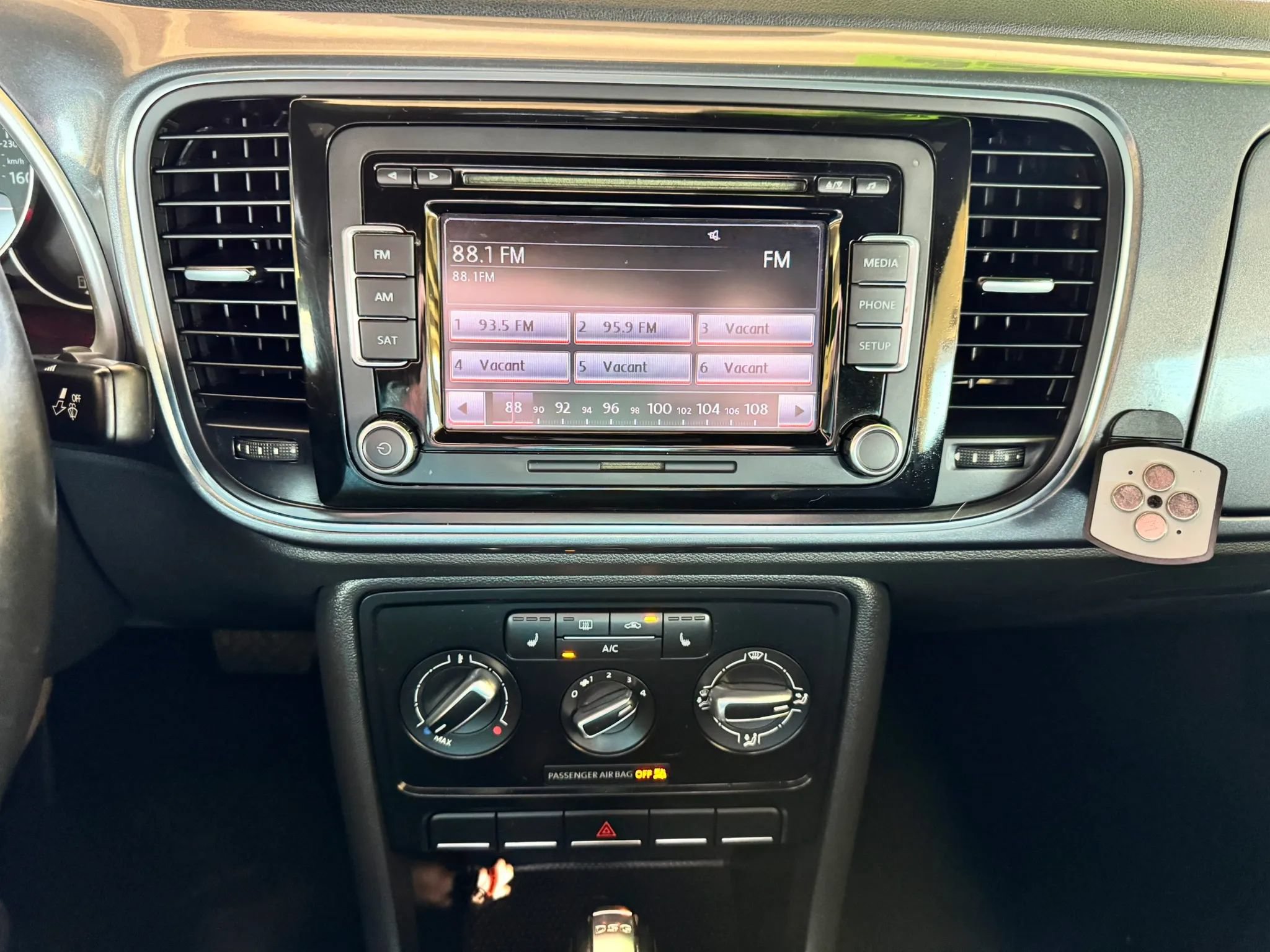Used 2014 Volkswagen Beetle TDI FWD image 13