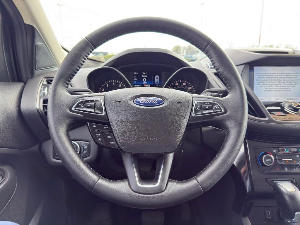 Used 2017 Ford Escape Titanium image 18