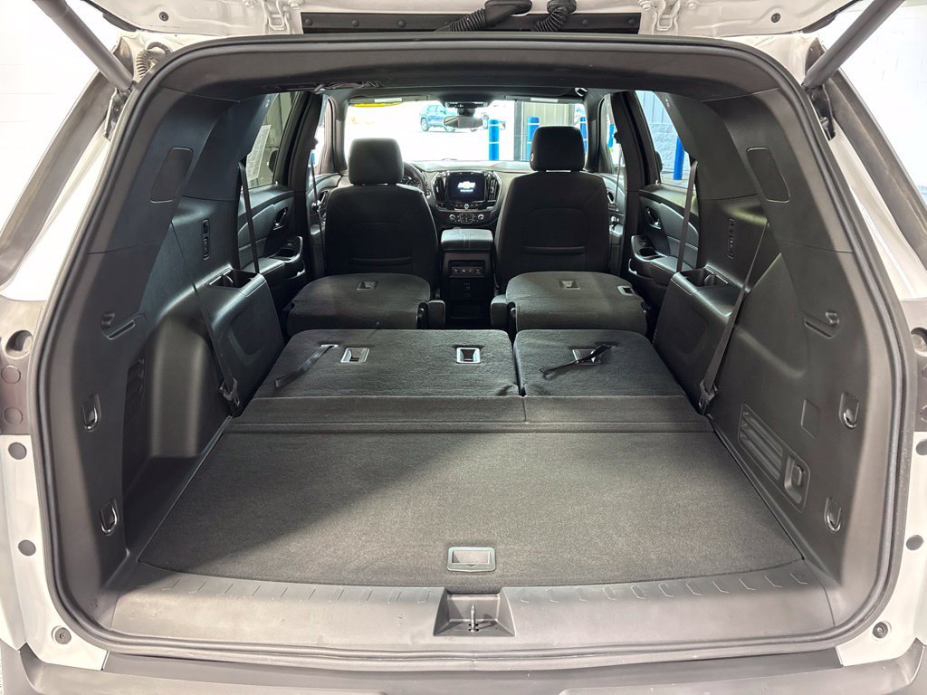 Used 2023 Chevrolet Traverse LT AWD/4WD image 43