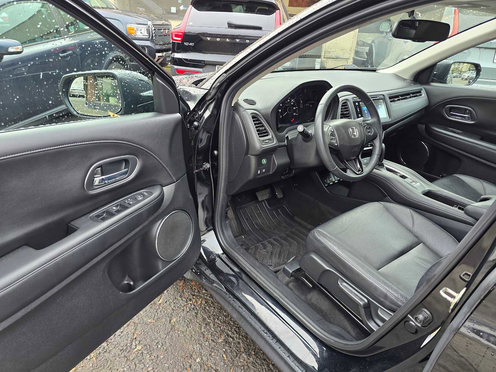 Used 2017 Honda HR-V EX-L image 18