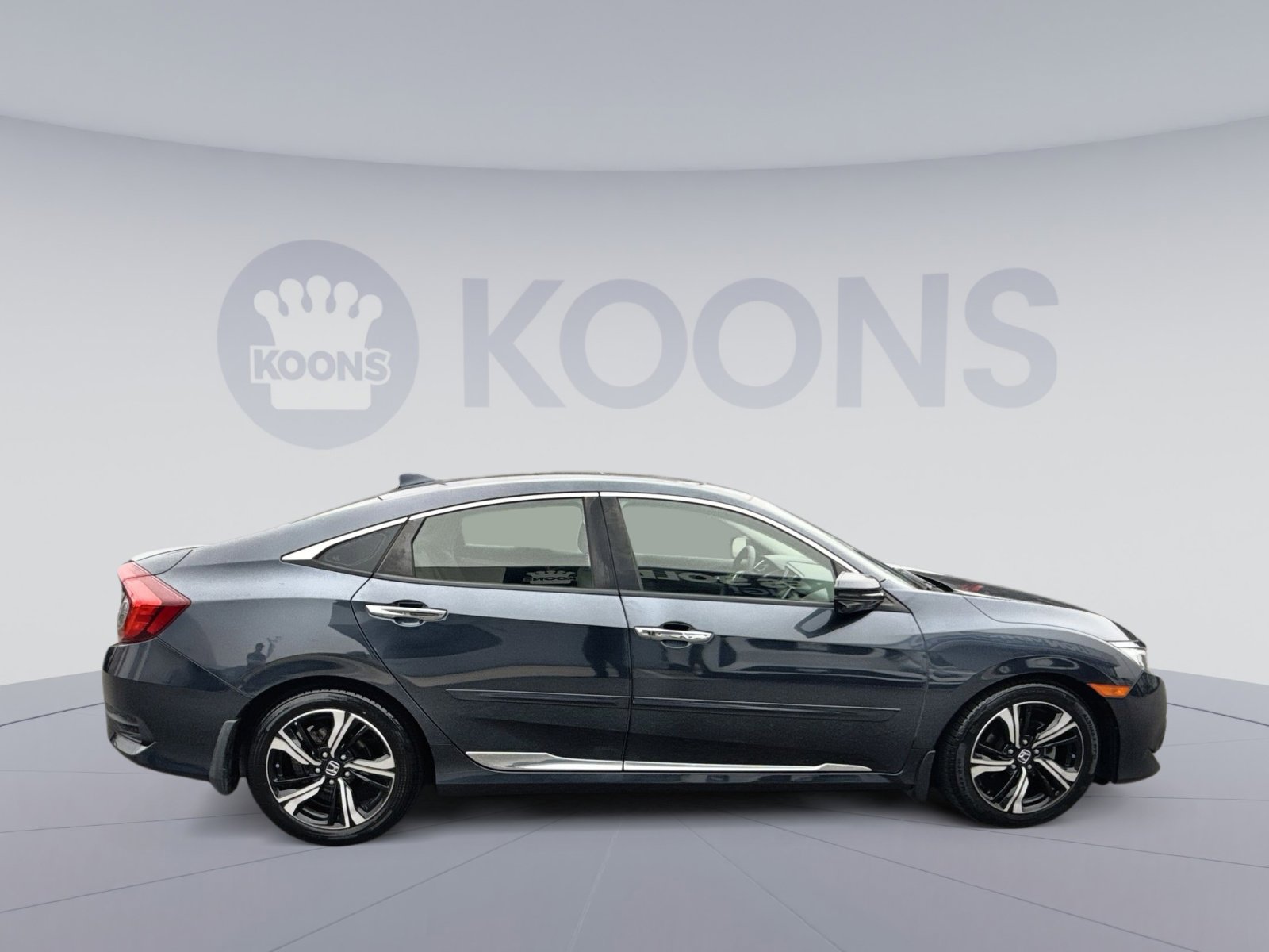 Used 2018 Honda Civic Touring image 8