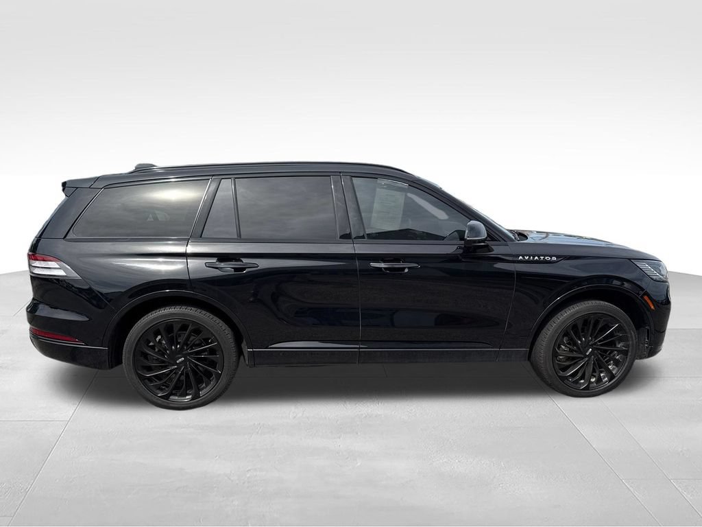 Used 2025 Lincoln Aviator Reserve w/ Equipment Group 201A AWD/4WD image 3