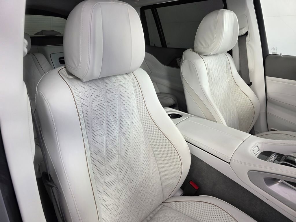 Certified 2024 Mercedes-Benz Maybach GLS 600 4MATIC image 36