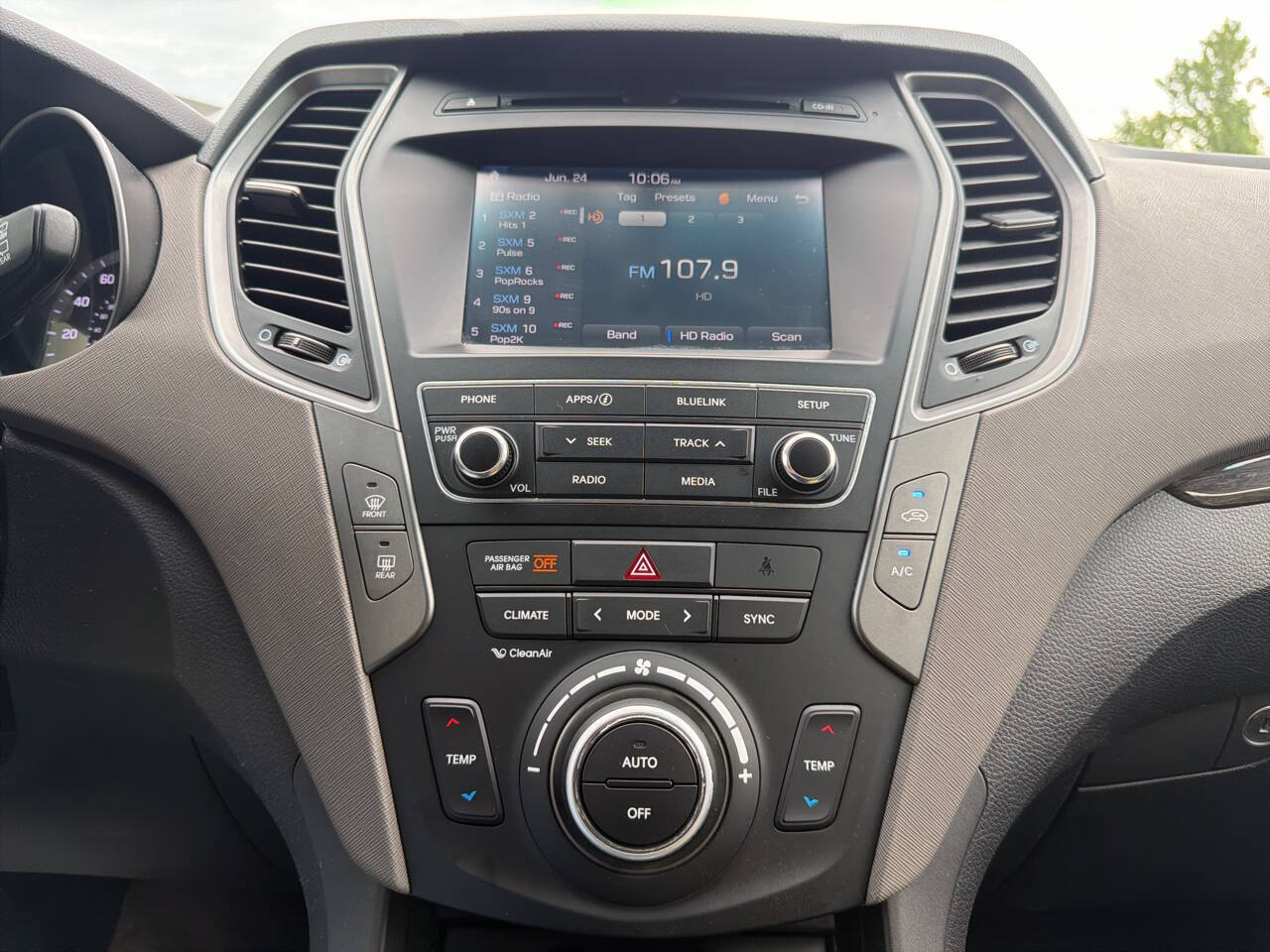 Used 2017 Hyundai Santa Fe Sport AWD/4WD image 17