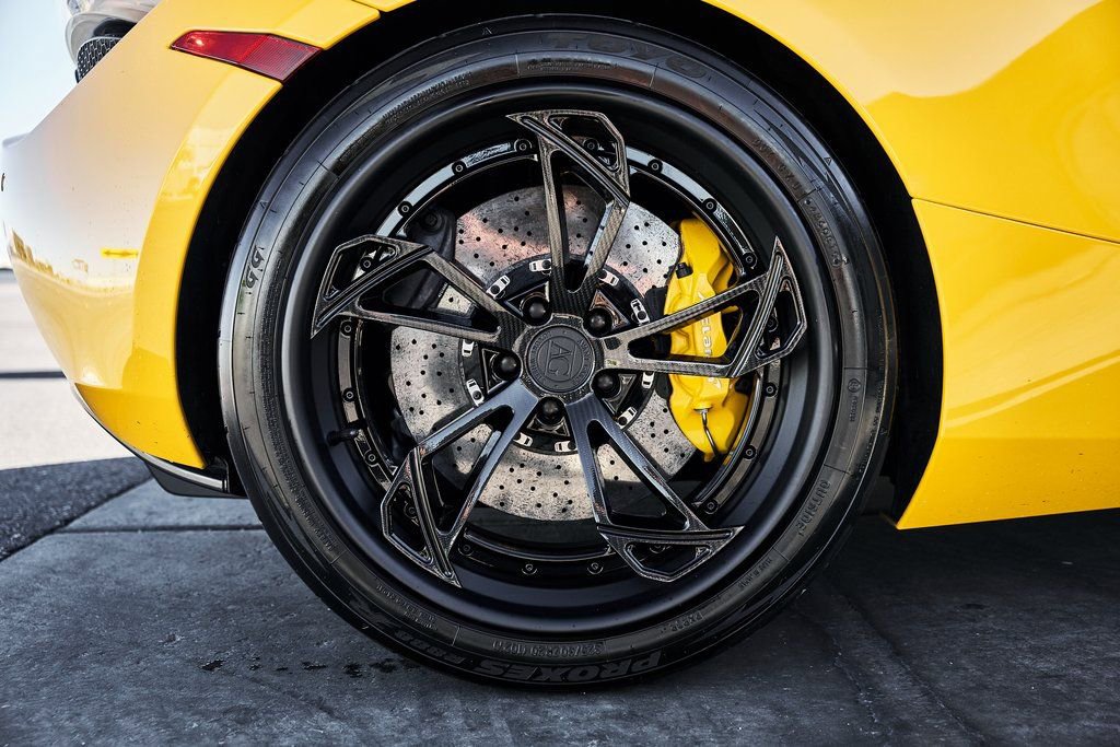 Used 2019 McLaren 720S RWD image 26