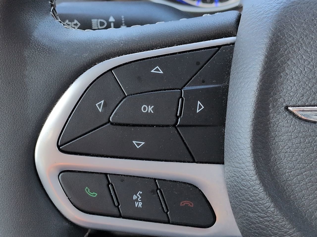Used 2023 Chrysler Voyager LX FWD image 23