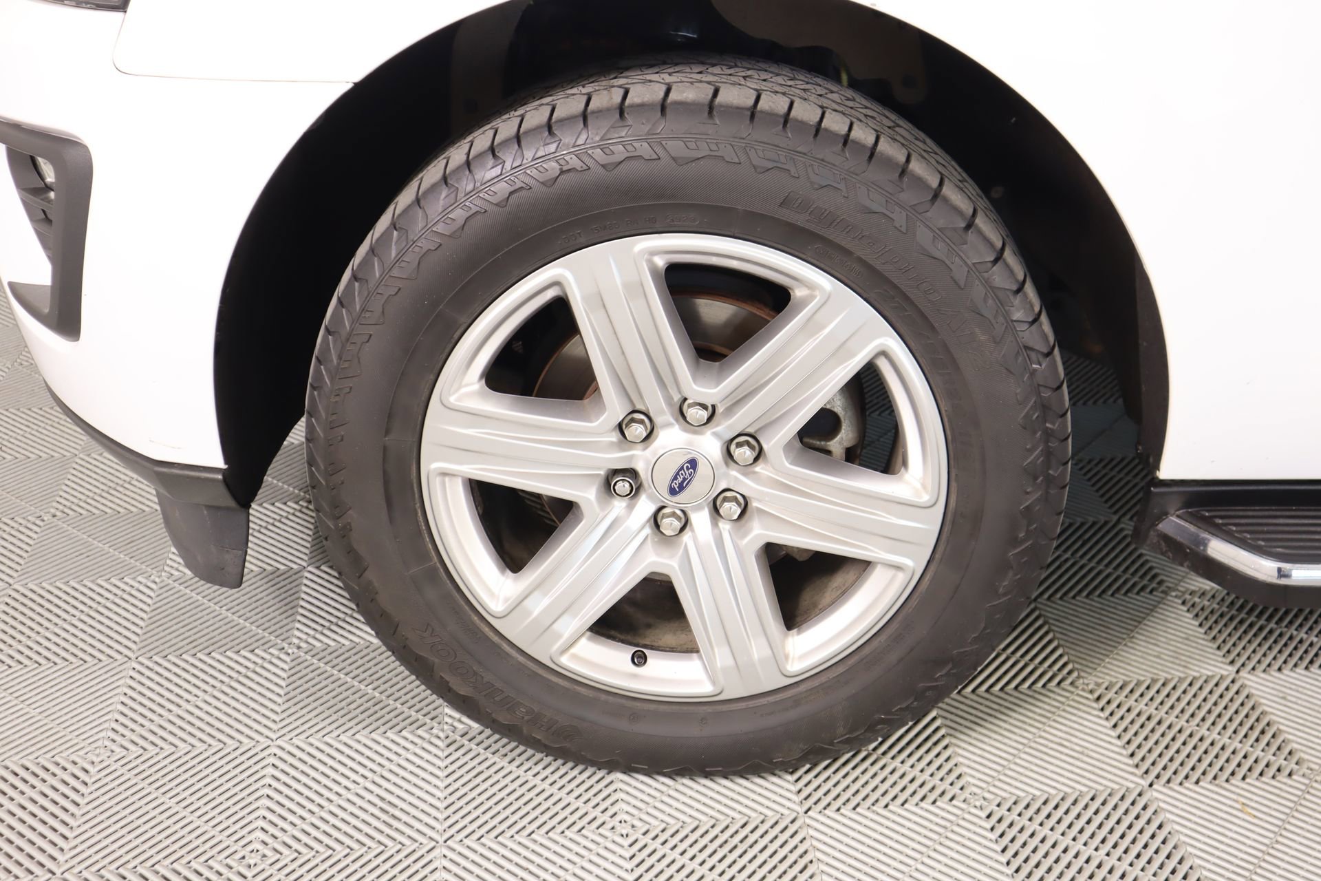 Used 2020 Ford Expedition XLT w/ Equipment Group 202A AWD/4WD image 20