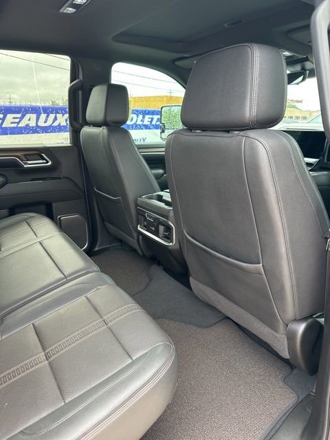 Used 2024 Chevrolet Silverado 2500 High Country w/ High Country Premium Package AWD/4WD image 30