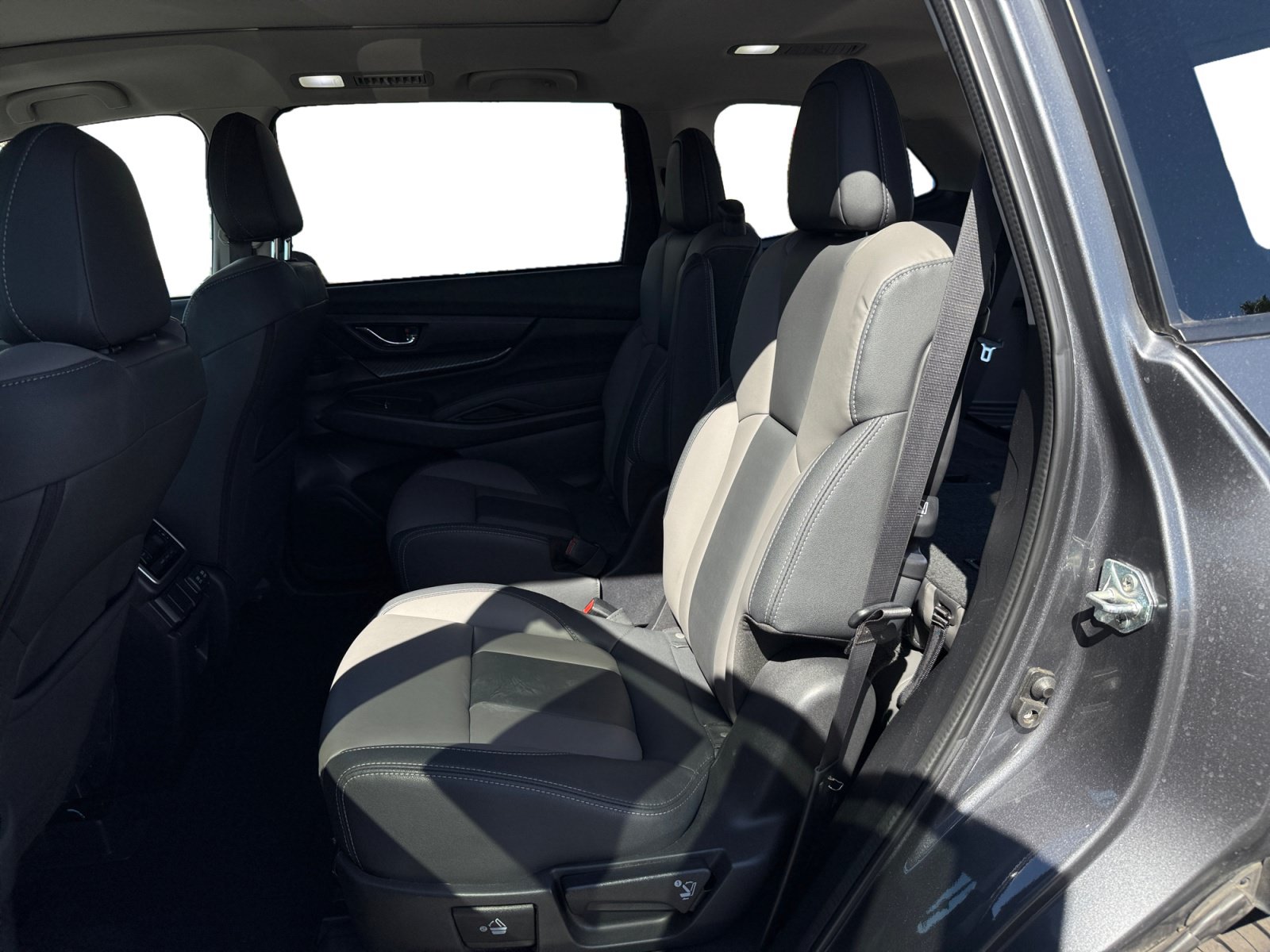 Used 2022 Subaru Ascent Onyx Edition AWD/4WD image 16