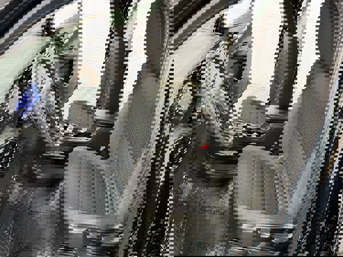 Used 2023 Chevrolet Bolt EUV LT image 11