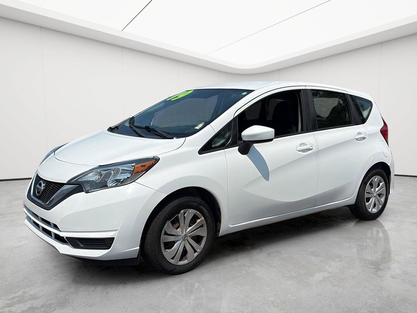 Used 2019 Nissan Versa Note SV FWD image 3
