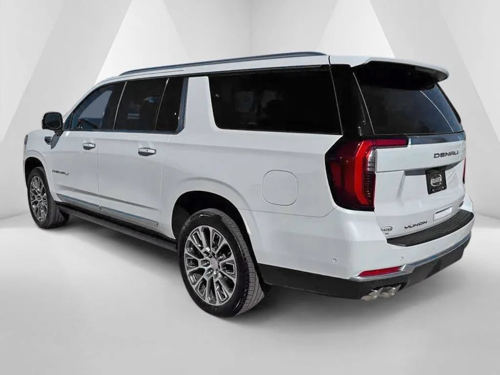 New 2026 GMC Yukon XL Denali w/ Denali Reserve Package AWD/4WD image 5