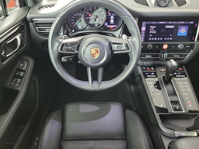 Used 2025 Porsche Macan AWD/4WD image 12