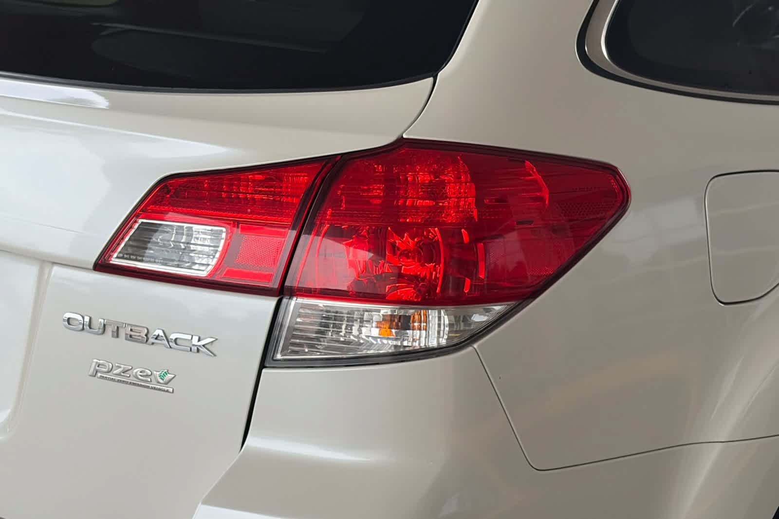 Used 2014 Subaru Outback 2.5i Premium AWD/4WD image 28
