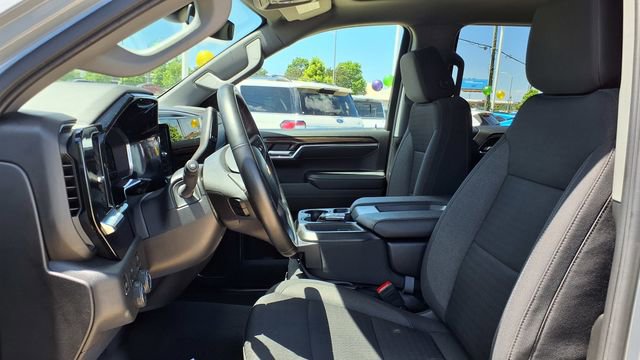 Used 2024 Chevrolet Silverado 1500 LT image 17