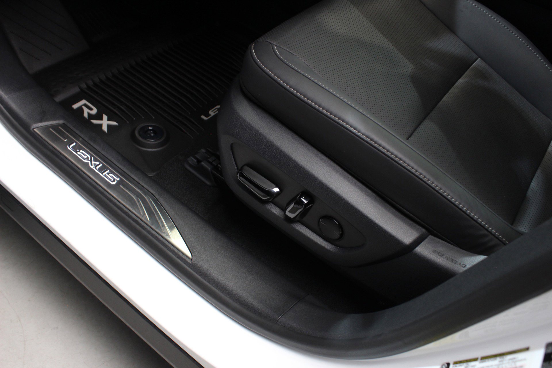 Used 2025 Lexus RX 350 F Sport w/ Convenience Package image 23