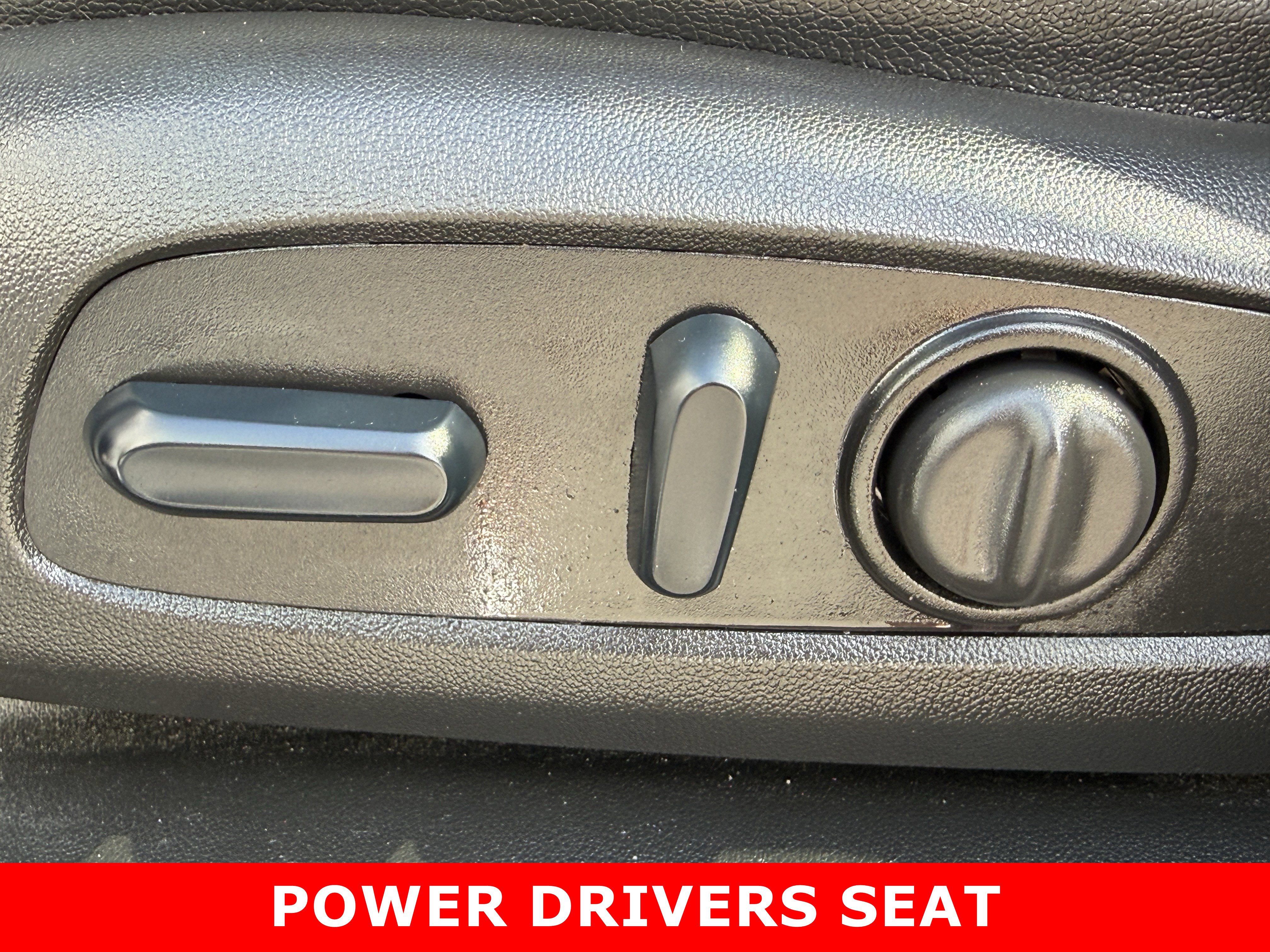 Used 2024 GMC Terrain SLT w/ Infotainment Package II image 17