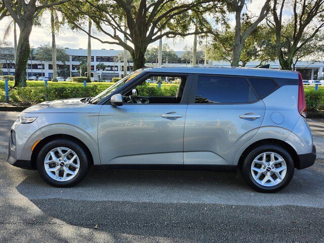 Used 2022 Kia Soul LX w/ Technology Package video 2