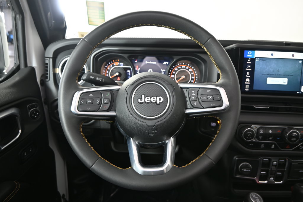 Used 2024 Jeep Wrangler Unlimited Sahara w/ Safety Group AWD/4WD image 34