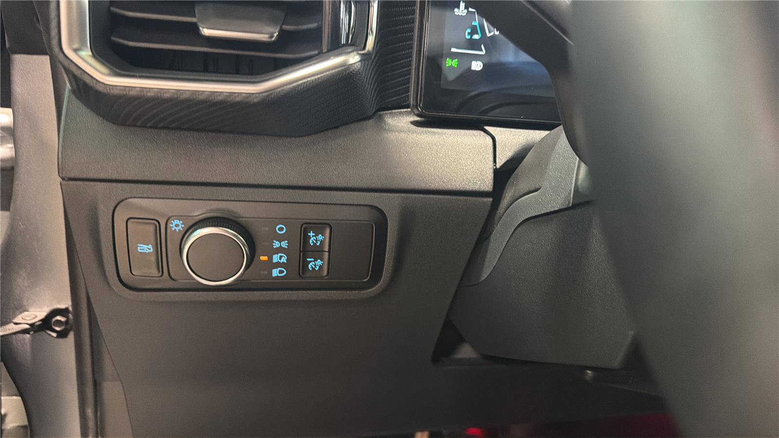Used 2026 Ford Mustang Premium RWD image 13