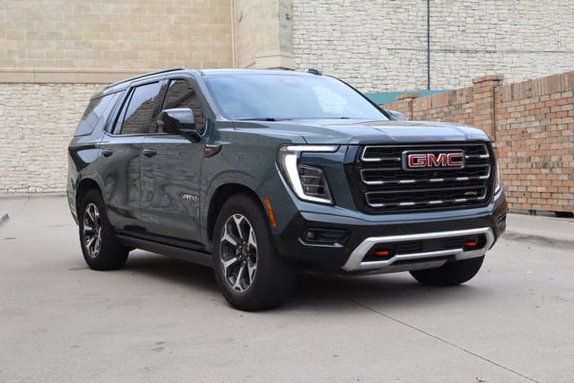 Used 2026 GMC Yukon AT4 Ultimate w/ LPO, Floor Liner Package AWD/4WD image 2