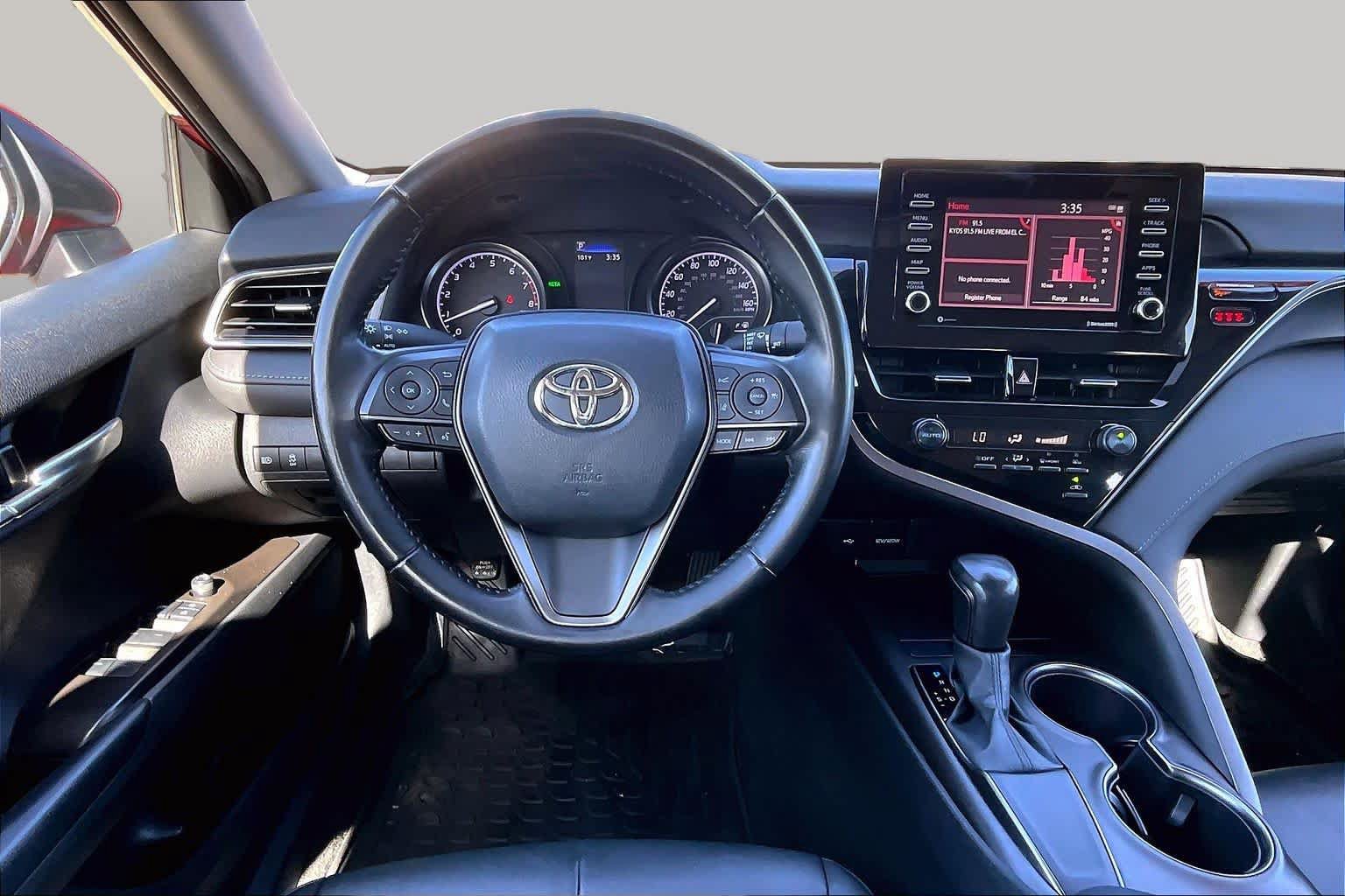 Used 2021 Toyota Camry SE w/ Convenience Package FWD image 5
