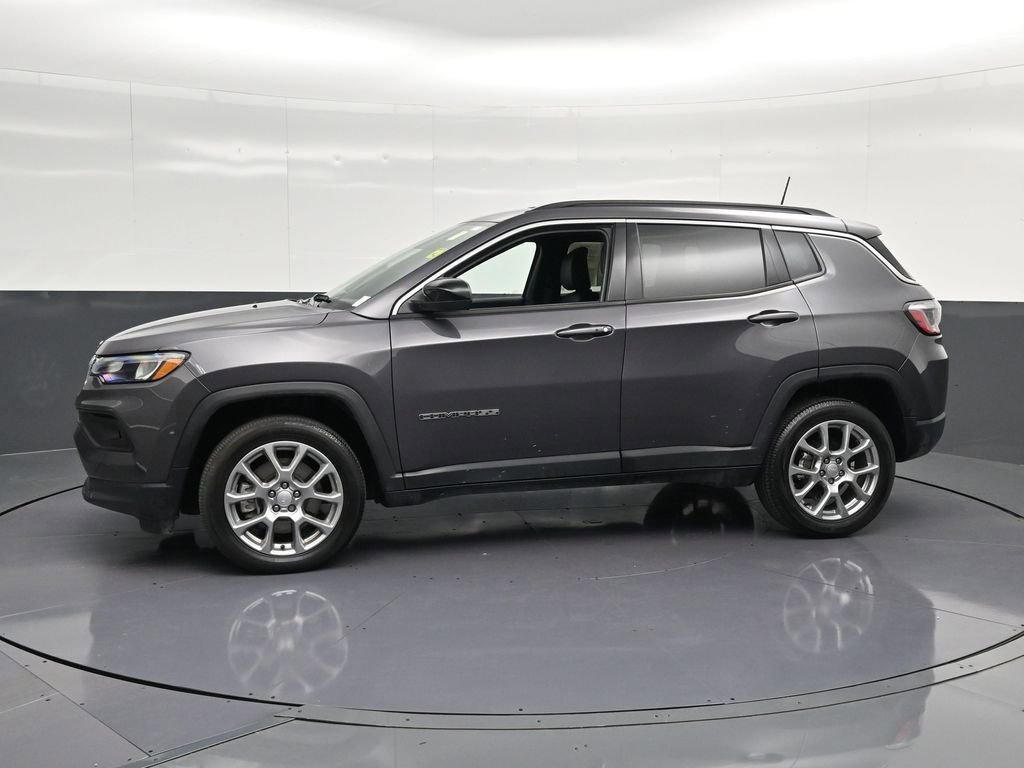 Used 2024 Jeep Compass Latitude AWD/4WD image 7