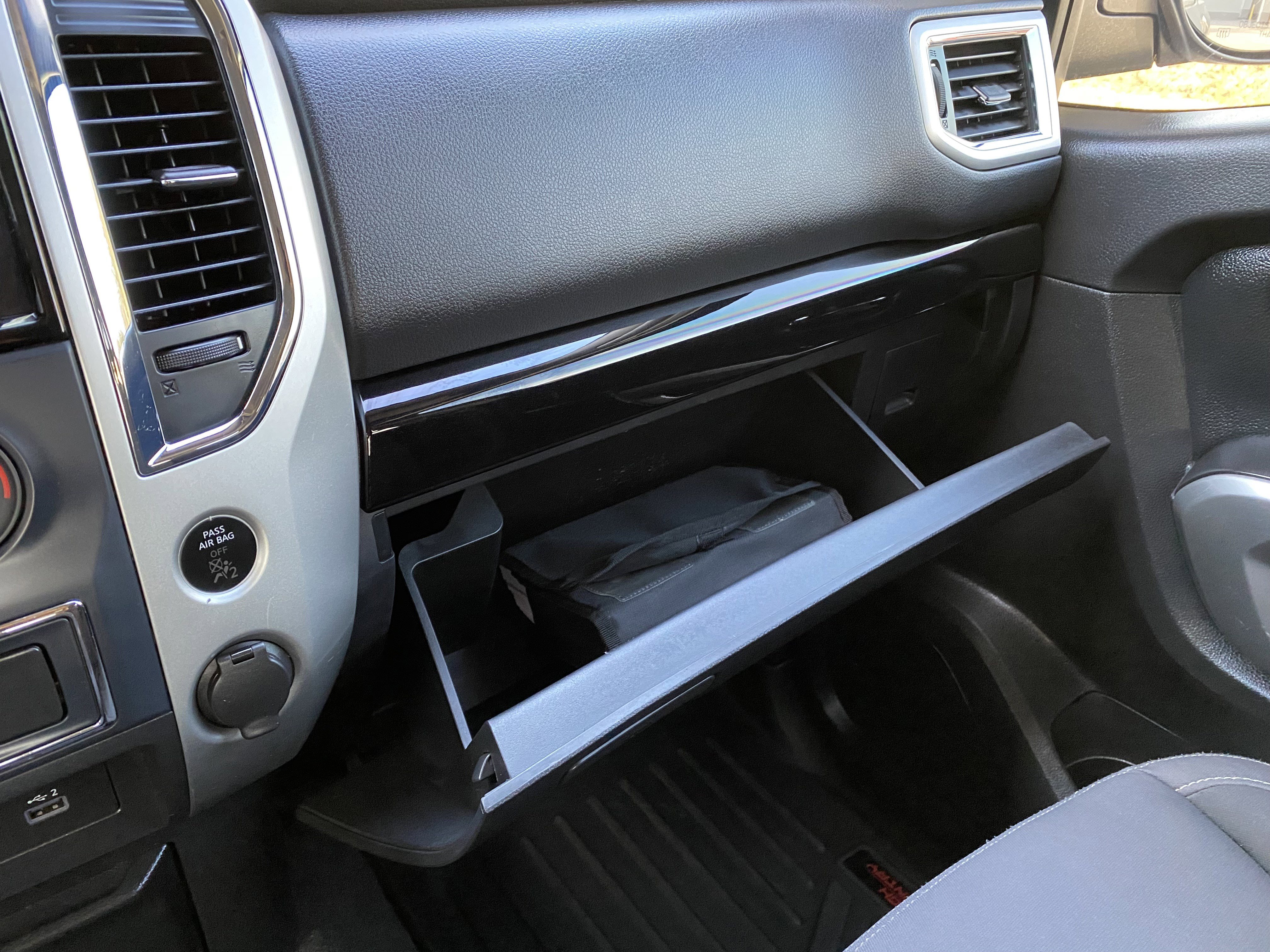 Used 2021 Nissan Titan SV AWD/4WD image 30