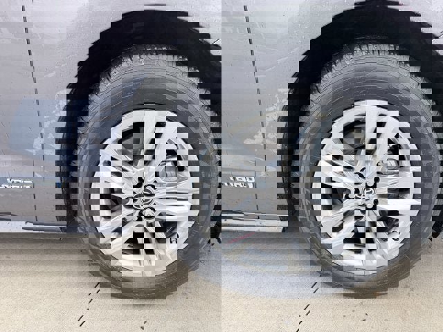 Used 2021 Toyota Sienna Limited image 31