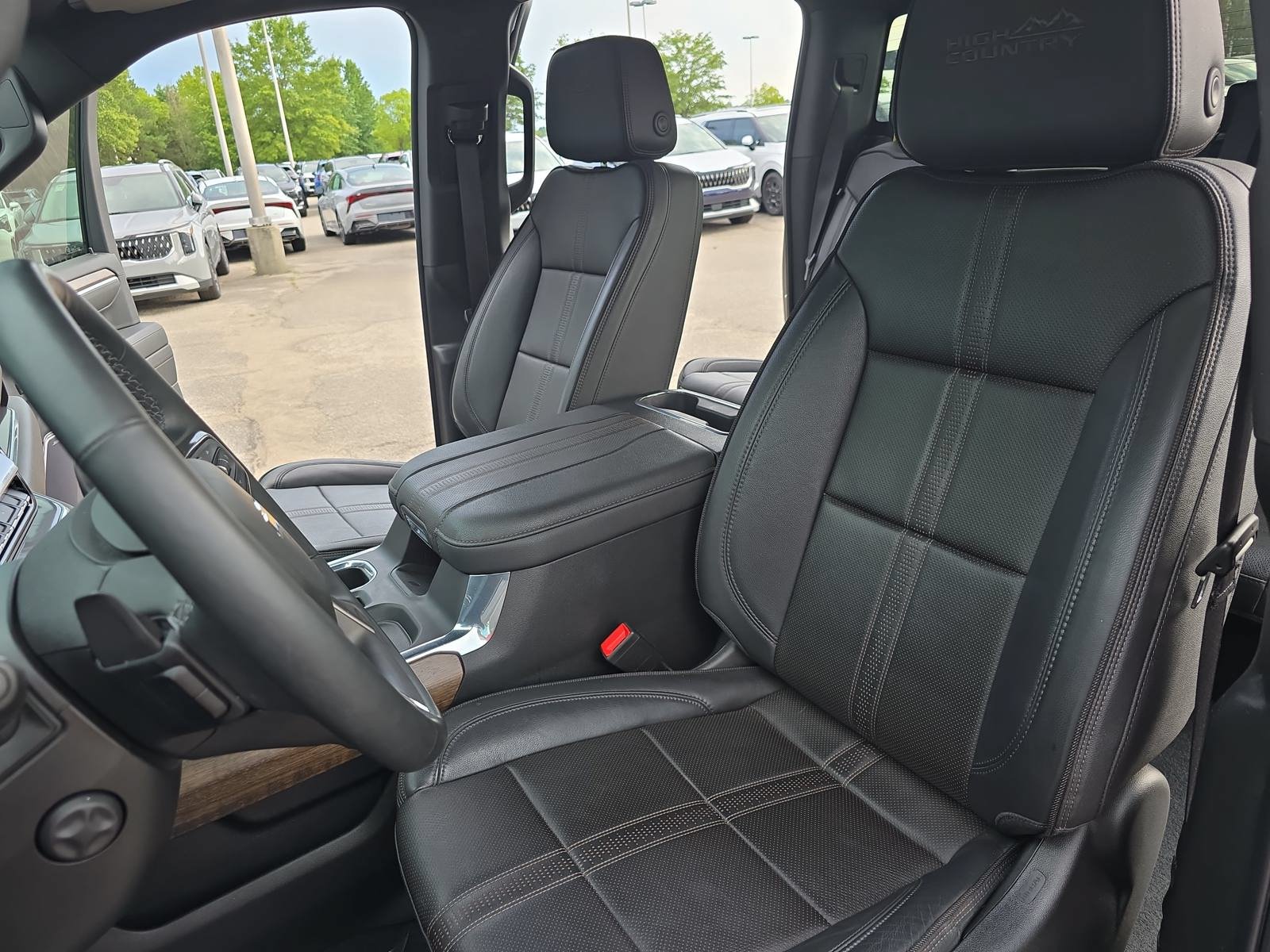 Used 2023 Chevrolet Silverado 1500 High Country w/ High Country Premium Package AWD/4WD image 14