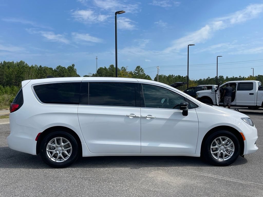 New 2027 Chrysler Pacifica LX FWD image 20