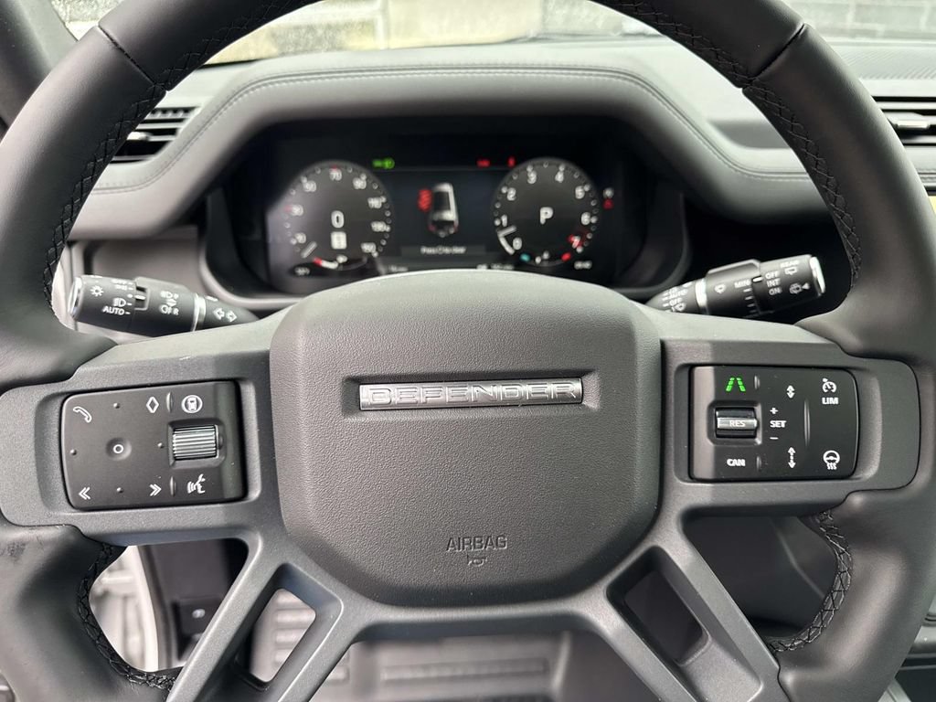 New 2026 Land Rover Defender 130 X-Dynamic SE AWD/4WD image 27