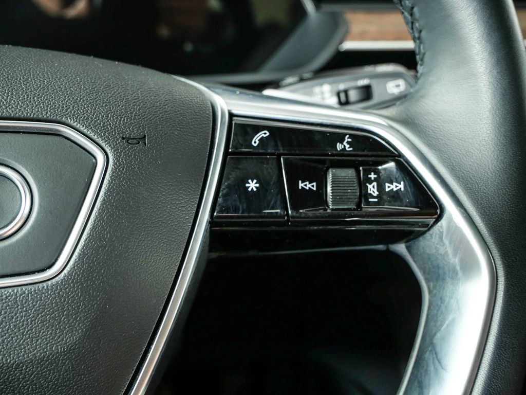 Used 2023 Audi e-tron Premium w/ Convenience Plus Package AWD/4WD image 11